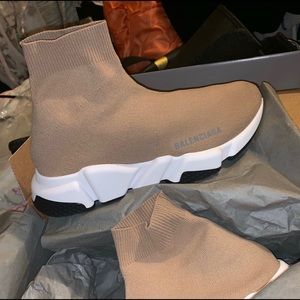 balenciaga speed runner beige